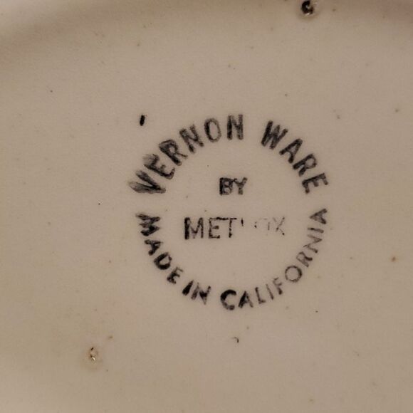 EUC Vintage Small Ivory Gravy Boat - Picture 4 of 6